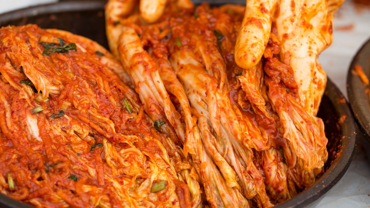 Kimchi można zrobić samodzielnie lub kupić dobry produkt