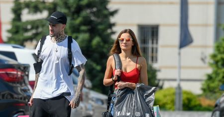Buziaki, czułe uściski i wspólna podróż. Natalia Szroeder i Quebonafide dali się ponieść uczuciu
