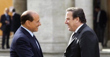 Schroedera i Berlusconiego poparcie na odległość