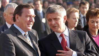 Kanclerz Gerhard Schroeder i premier Marek Belka.