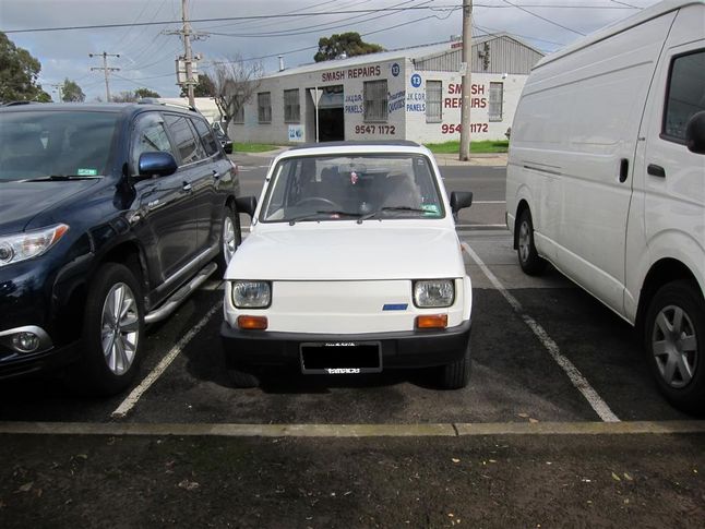 Fiat 126P w Australii (fot. noisyninja.files.wordpress.com)