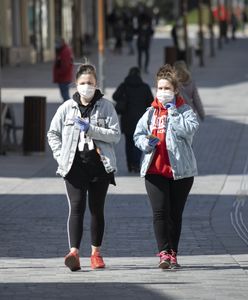 Maseczki zdjęte z twarzy? Koronawirus nie będzie groźny. Stosuj najważniejsze zasady