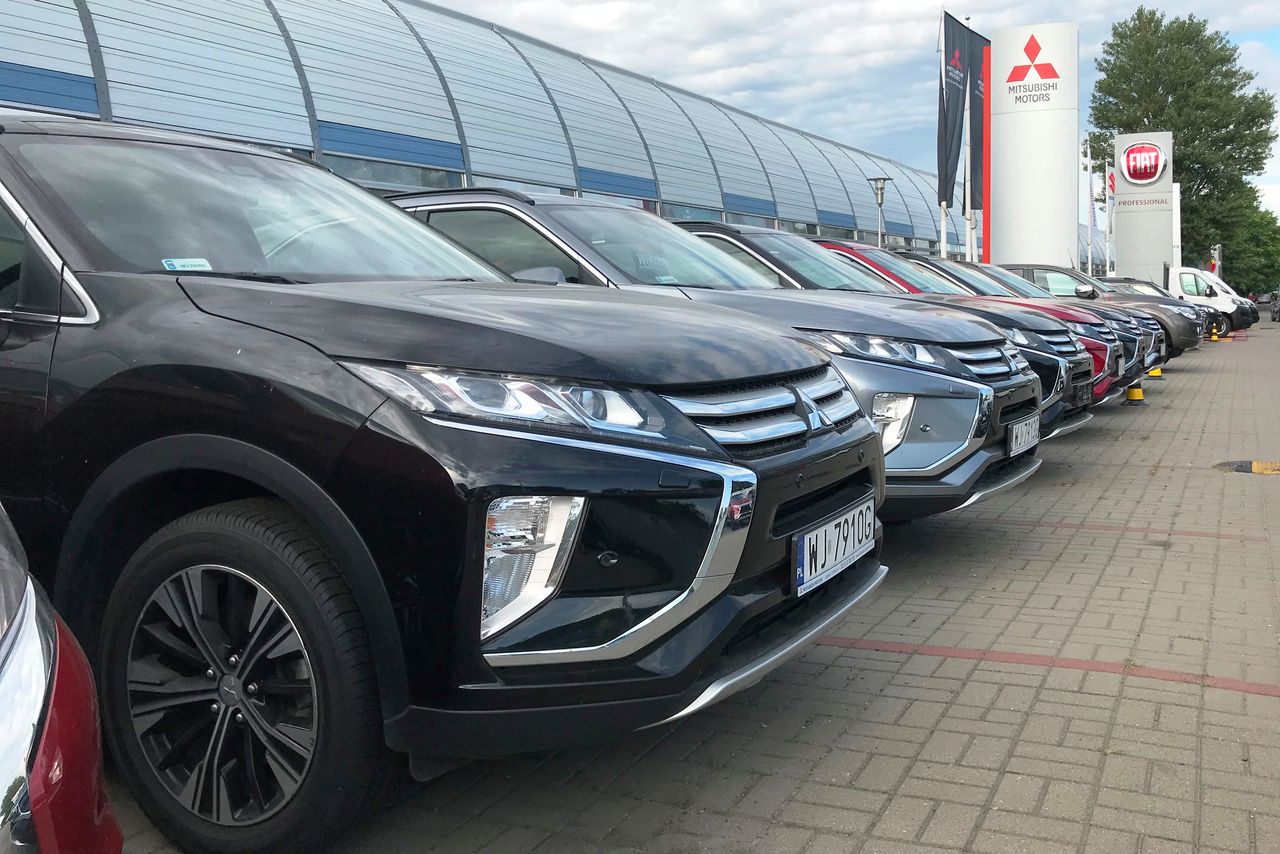 Jak działają aukcje samochodów poleasingowych?