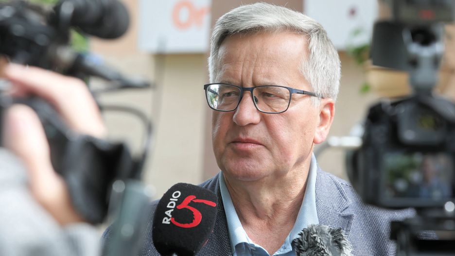 Komorowski: Zełenski pręży mięśnie, a niedźwiedź jeszcze żyw i hasa w lesie