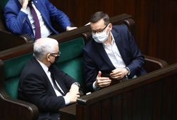 Szale, poszetki i ozdoby świąteczne. PiS wydał już 16 mln zł na nową instytucję