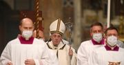 Wigilia 2020. Pasterka w Watykanie. Kardynałowie i wierni w maseczkach