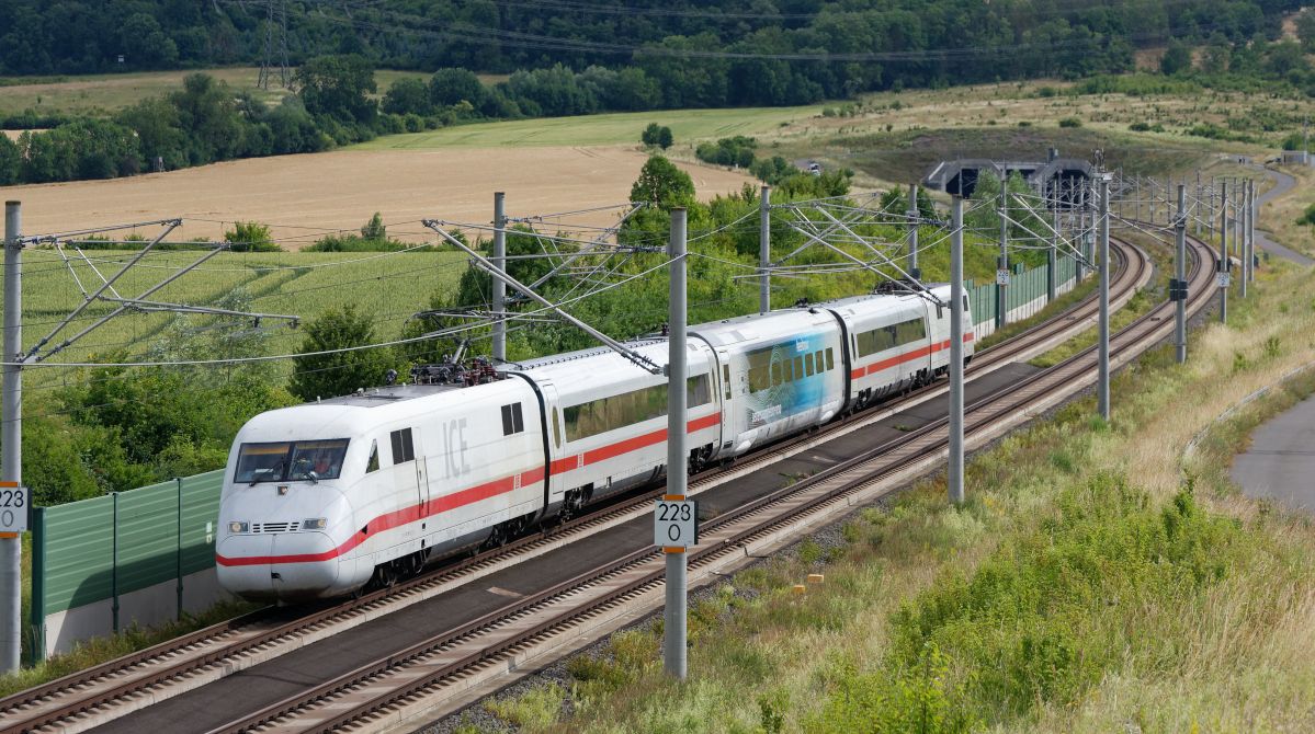 Chińskie i niemieckie pociągi biją rekordy prędkości