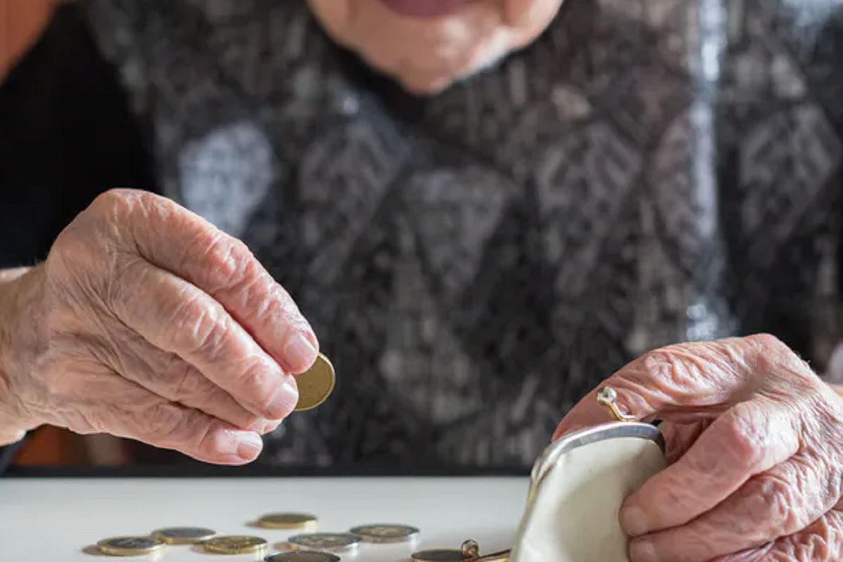 Pieniądze dla seniorów. Ile wyniesie renta wdowia?