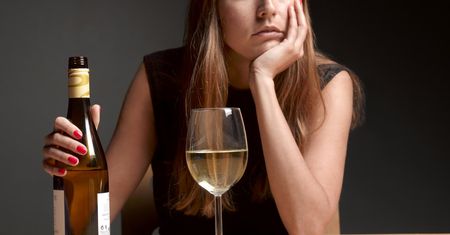 Czy czerwone wino faktycznie wspiera serce? Czas rozprawić się z mitami na temat alkoholu