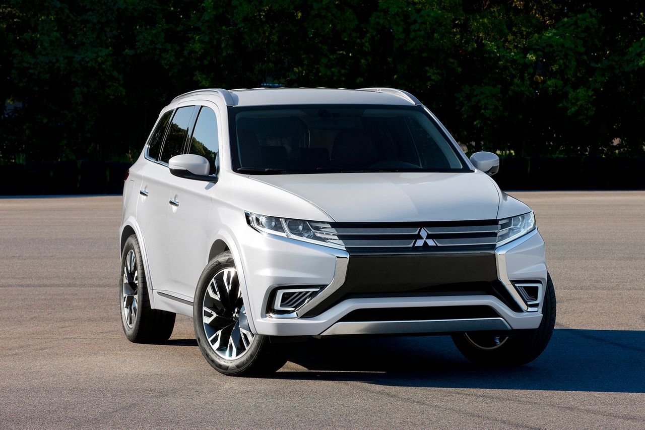 Mitsubishi Outlander PHEV Concept-S - nowa twarz hybrydowego samuraja