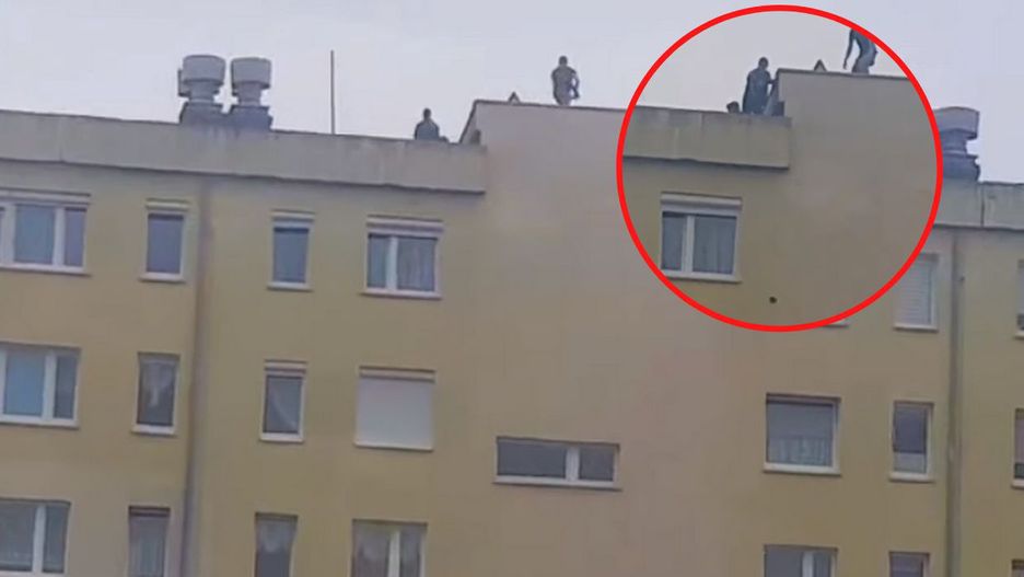 Nastolatkowie rzucali kamieniami z bloku na osiedlu Staszica 