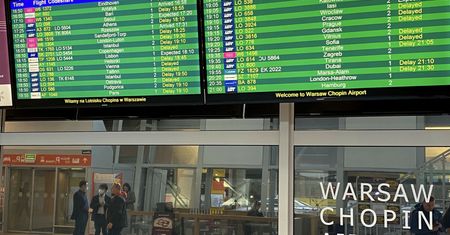 Spór z kontrolerami w PAŻP trwa. Skala opóźnień lotów robi wrażenie