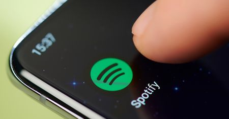 Spotify się poprawia, ale tylko na zegarkach Apple