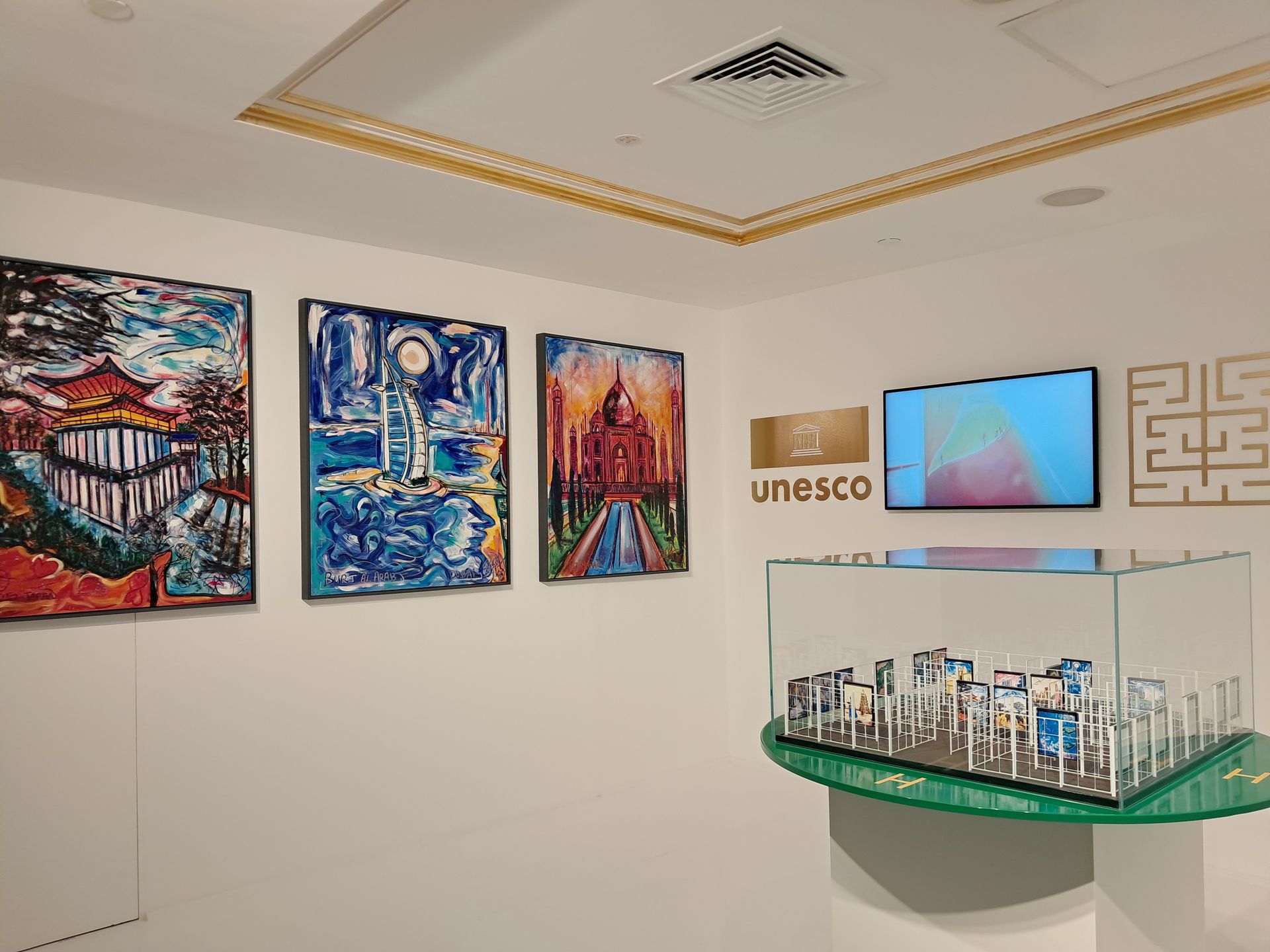 Mini muzeum i spektakularne widoki to duże atuty Burdż al-Arab