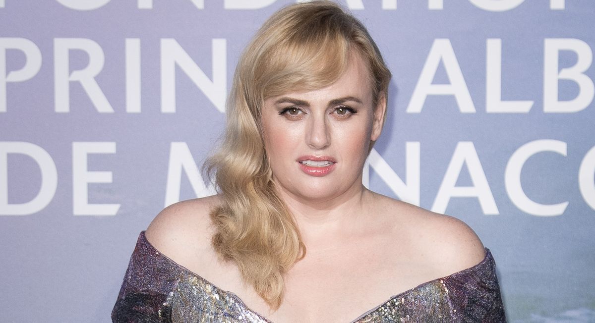 Rebel Wilson rozpłakała się w programie na żywo. Ma problemy z samooceną