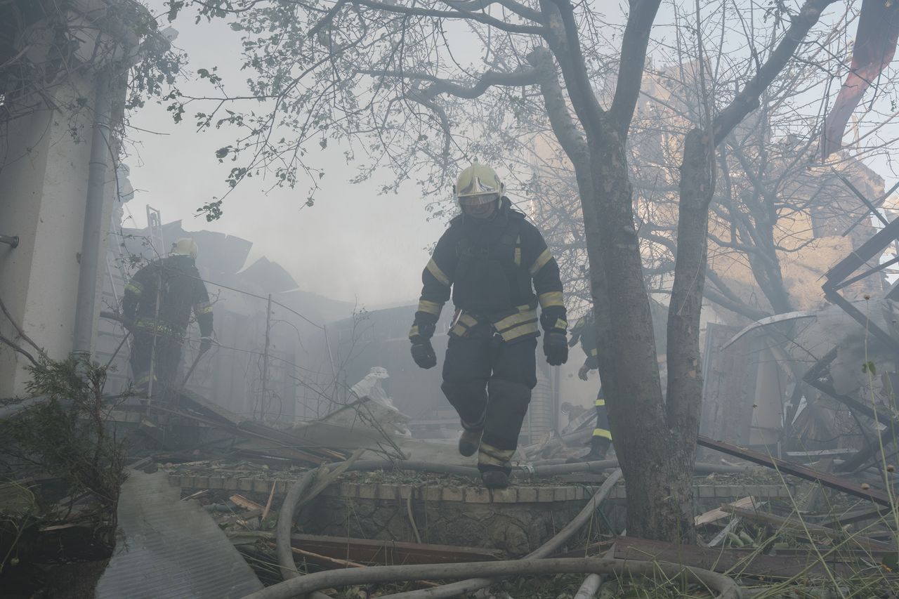 Rescue operation in Kharkiv after Russian shelling