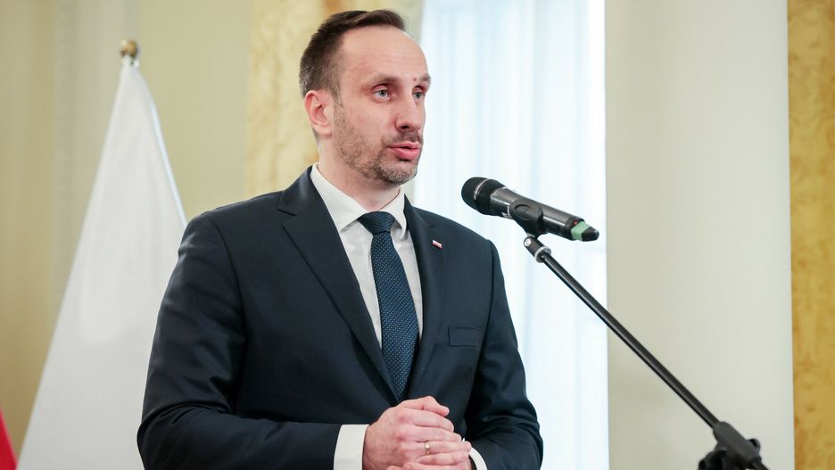 Janusz Kowalski zmienił zdanie w sprawie szczepień przeciwko COVID-19
