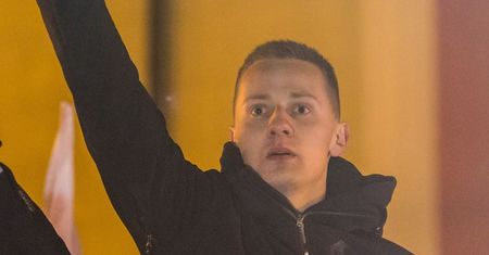Za rzucanie wulgaryzmami w serialu stracił pracę w dwóch tygodnikach. Teraz publicznie przeprasza