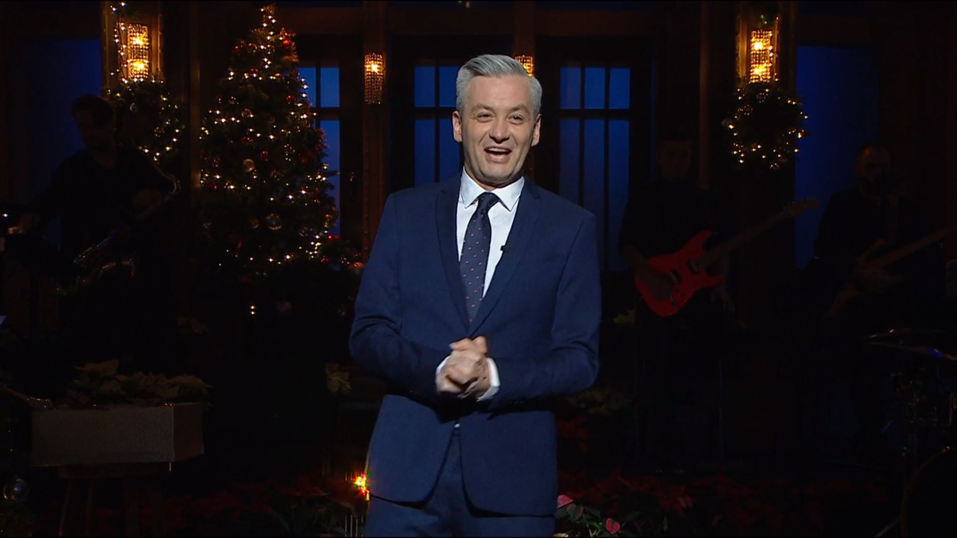 Robert Biedroń jako prowadzący "SNL Polska". 