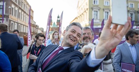 Robert Biedroń zapowiada rewolucję w komunikacji. Kolej ma docierać do każdego powiatu