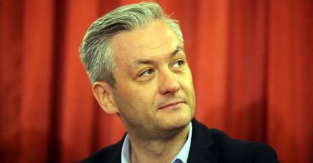 Ciągną do Roberta Biedronia. "Tak zbuduje partię"