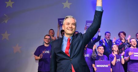 "Milion za jedynkę u Biedronia". Razem decyduje o starcie z Wiosną