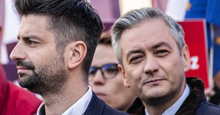 Kulisy związku Roberta Biedronia i Krzysztofa Śmiszka. "Każdy ma swoje zadanie"