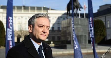 Robert Biedroń chce ratować budżet UE dla Polski. "Rząd PiS nas zawiódł"