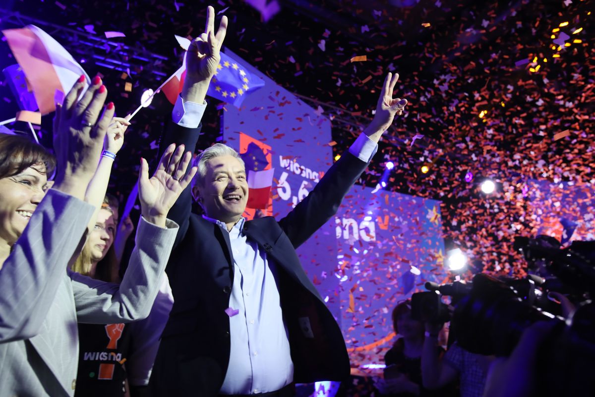 Wyniki wyborów do Europarlamentu 2019. Wiosna Roberta Biedronia. To on cieszył się najbardziej