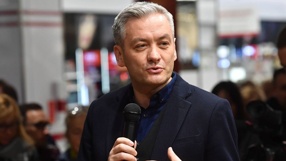 Robert Biedroń promuje swoją książkę "Nowy Rozdział".
