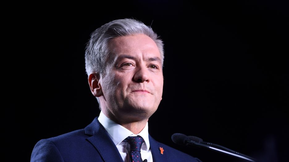 Robert Biedroń ma 43 lata 