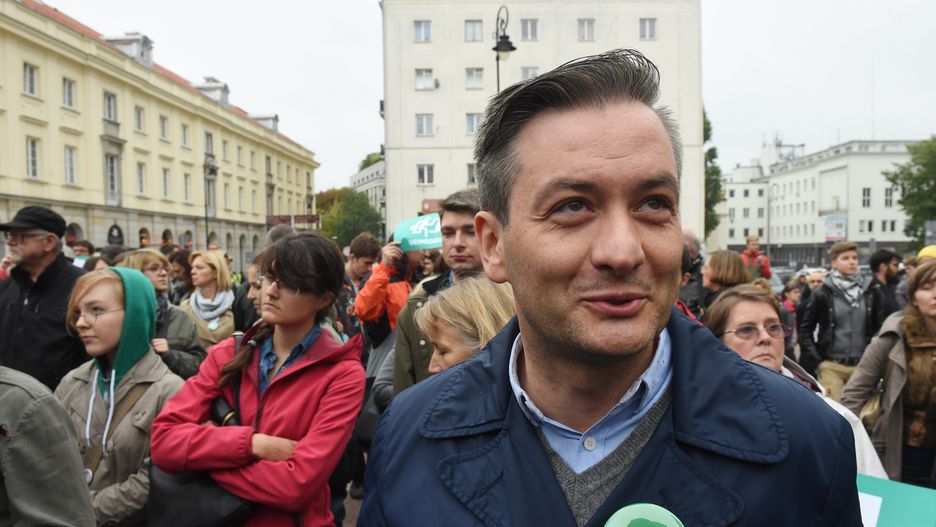 Biedroń może liczyć na 54 proc. poparcia