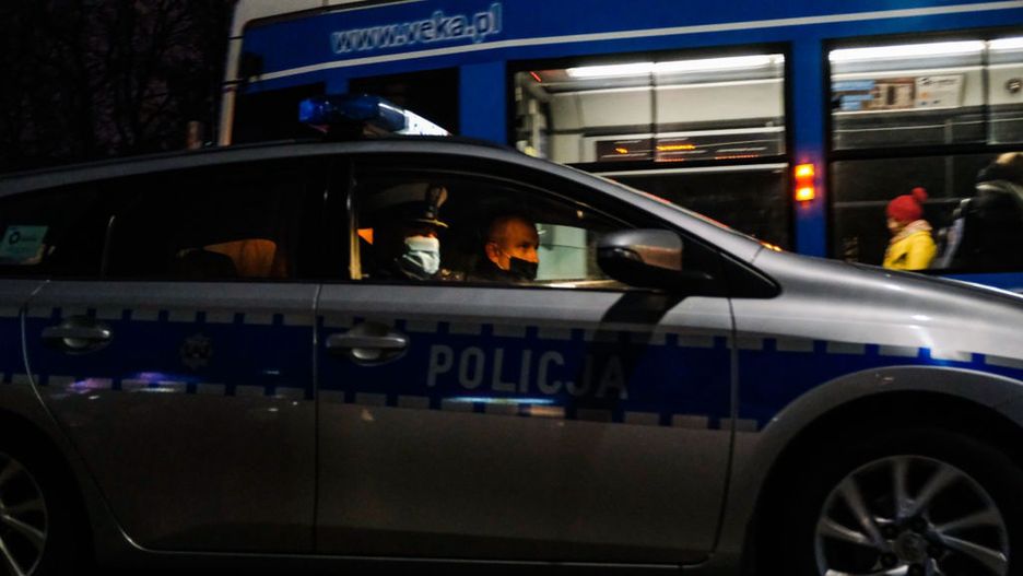 Częstochowa. 27-letni kierowca dotkliwie pobił 51-letniego przechodnia