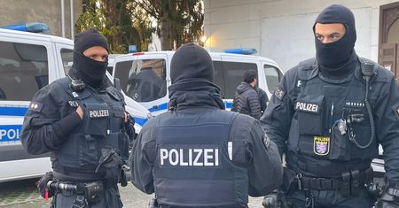 Urządził koszmar na ulicy. Napastnik z toporem w stanie krytycznym