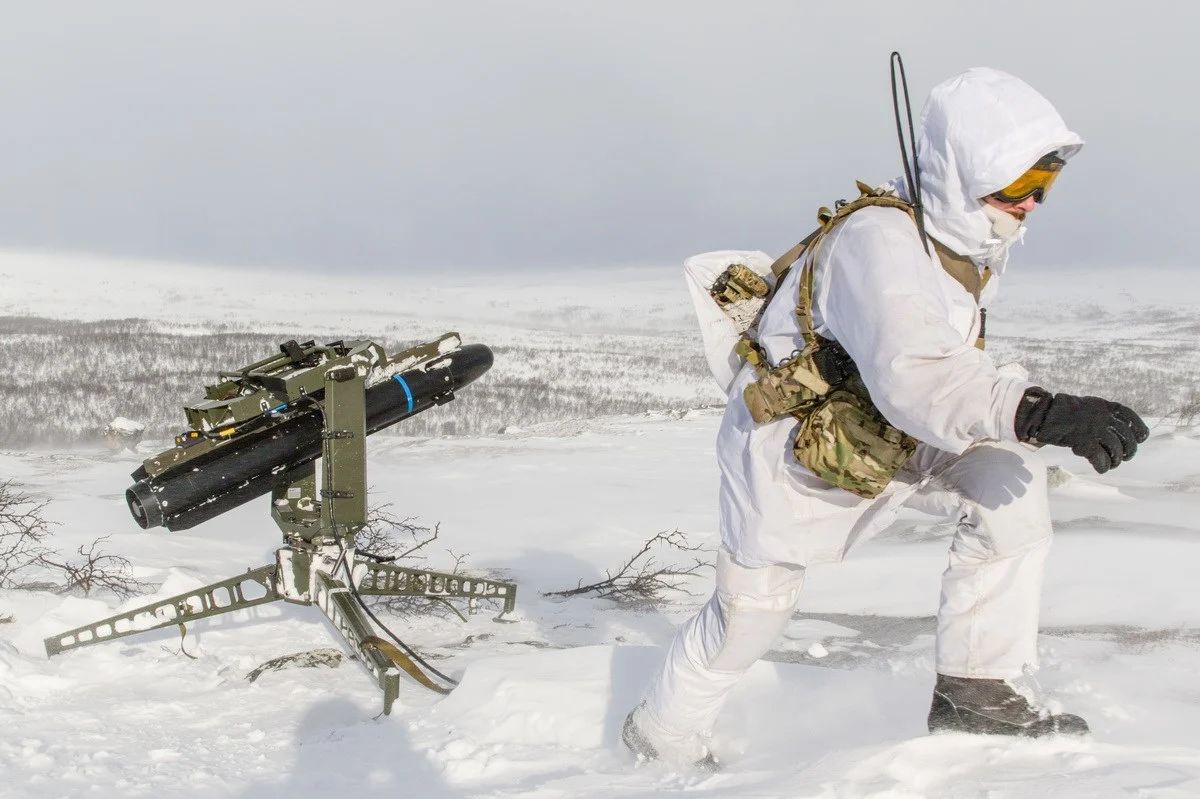 Norwegia przekaże Ukrainie pociski Hellfire