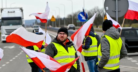 Rolnicy zablokowali autobusy do Ukrainy. Jest komunikat MSWiA