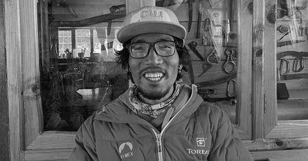 Tragedia w Himalajach. Nie żyje Urken Lendu Szerpa z Nepalu. Miał 27 lat