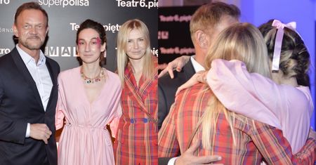 Żona i córka Cezarego Pazury są rówieśniczkami. Edyta Pazura zdradza, jakie ma relacje z pasierbicą