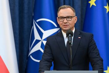 Zakaz sprzedaży e-papierosów nieletnim. Prezydent podpisał