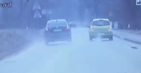 25 punktów karnych i 3500 złotych mandatu. 40-latek z vw passata przesadził