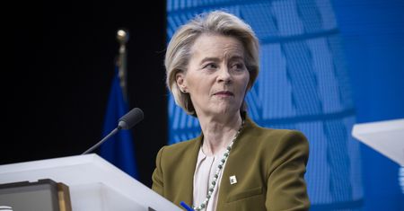 Strefa euro notuje pierwszy od pięciu miesięcy spadek aktywności gospodarczej