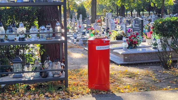 Nowy kolor koszy na cmentarzach. Za błąd grozi 5 tys. zł