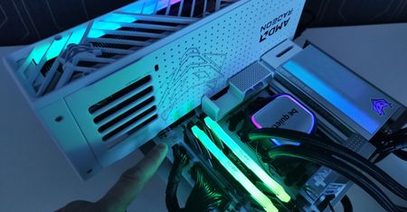 Koniec ze spalonymi wtyczkami? Test płyty Sapphire Nitro+ X870EA PhantomLink