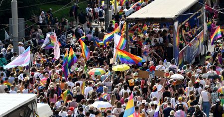 Przełomowy sondaż. Polacy o związkach partnerskich par tej samej płci