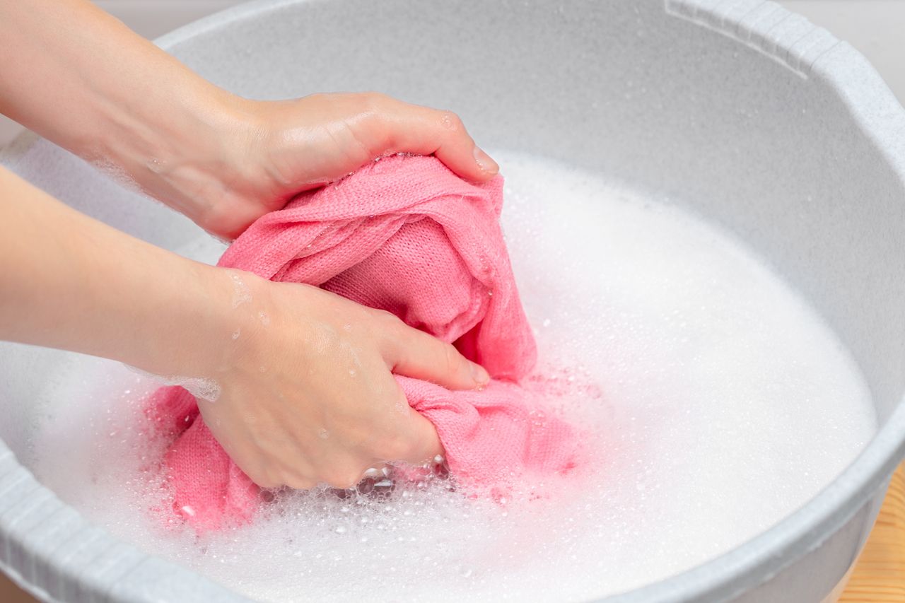 How to wash woolen clothes?