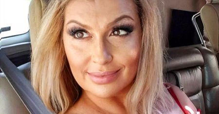 Katarzyna Skrzynecka masakruje sobie twarz filtrami na Instagramie. Nie widzi tego?