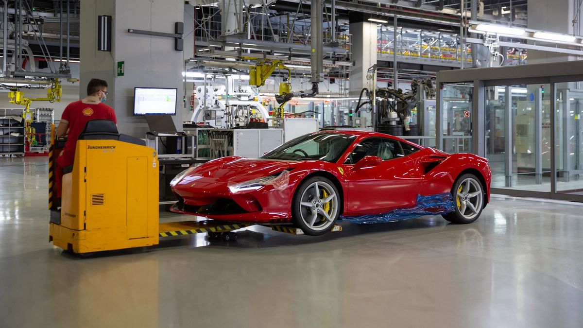 W 2021 roku z zakładów w Maranello wyjechała rekordowa liczba aut