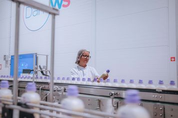 Nutricia zwiększa dostępność żywienia dojelitowego. Produkty z Polski trafiają do pacjentów z całego świata