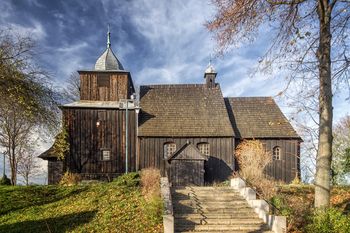 Policja całodobowo strzeże kościoła. ABW pomija temat