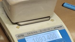 Wrócił do domu, a tam kryminalni. Kompletnie zaskoczyli 25-latka, który miał kilogram amfetaminy